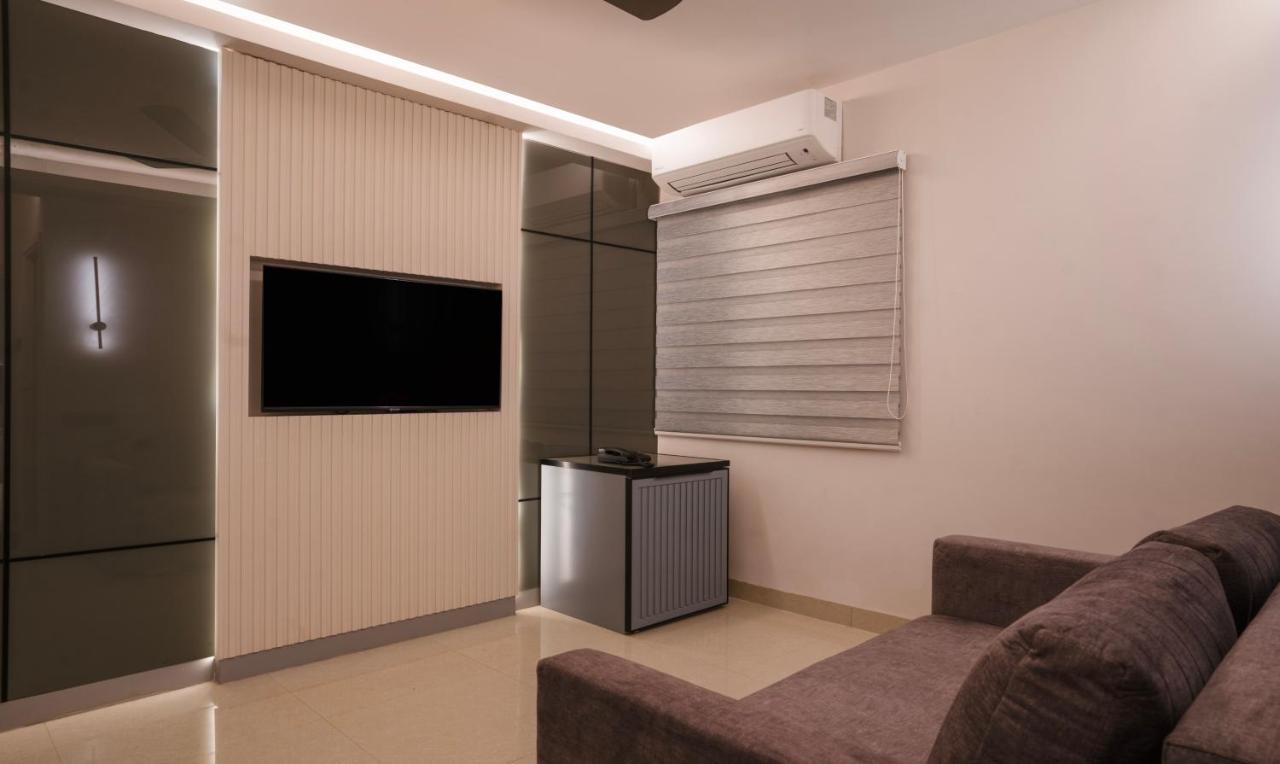 Treebo Premium D Consulate Ξενοδοχείο Χιντεραμπάντ Εξωτερικό φωτογραφία