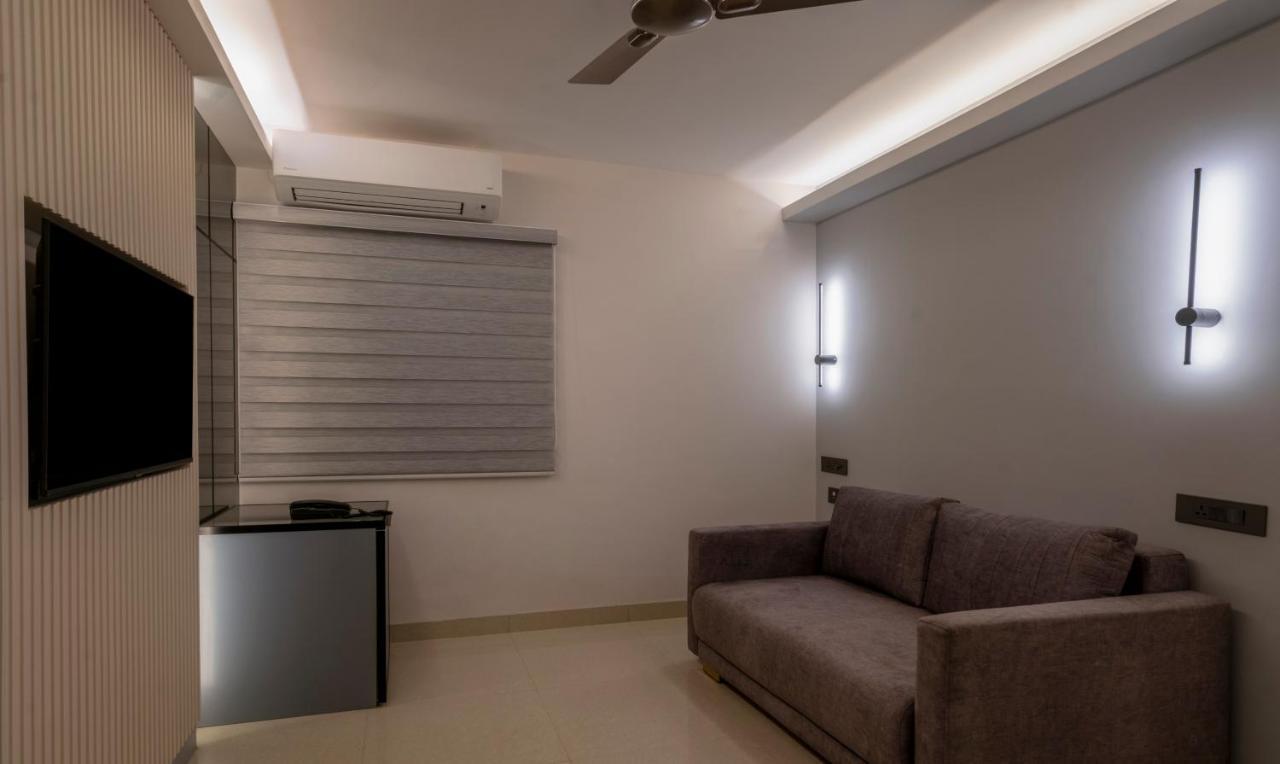 Treebo Premium D Consulate Ξενοδοχείο Χιντεραμπάντ Εξωτερικό φωτογραφία
